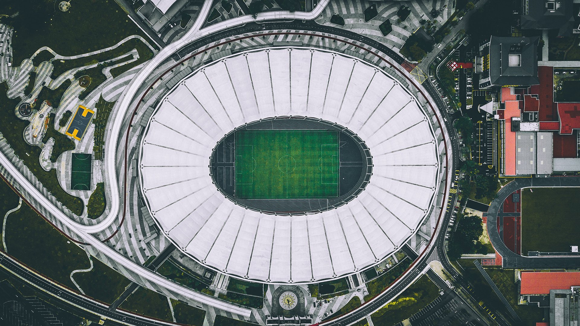 2023国际马拉松盛典，万名跑者齐聚，突破极限再创辉煌
